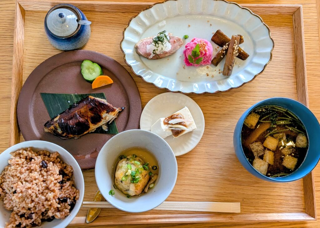 yuwaeruの一汁三菜定食
