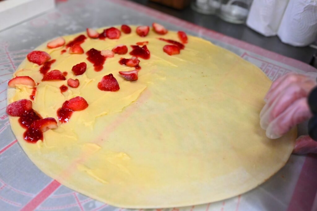 はなあふのクレープを作っているシーン