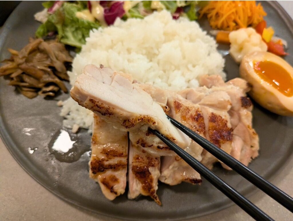 玉ねぎ麹のチキンステーキ　アップ