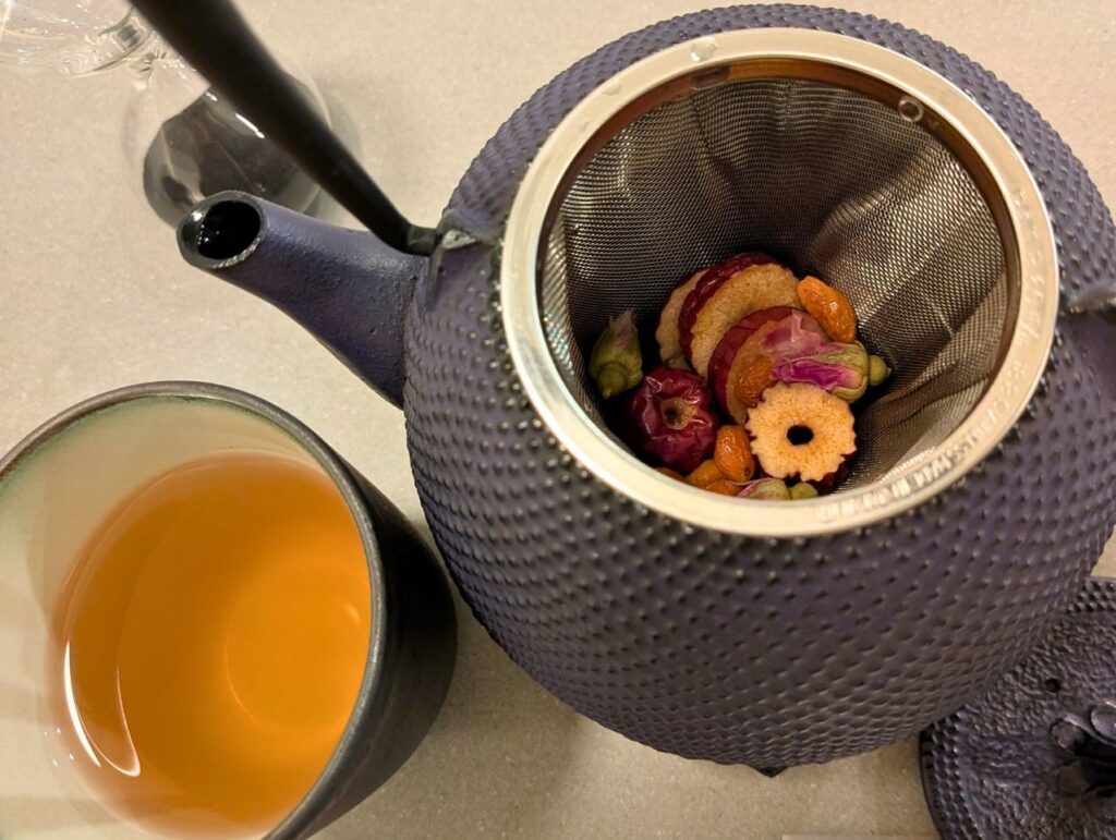 南部鉄器の薬膳茶の中身