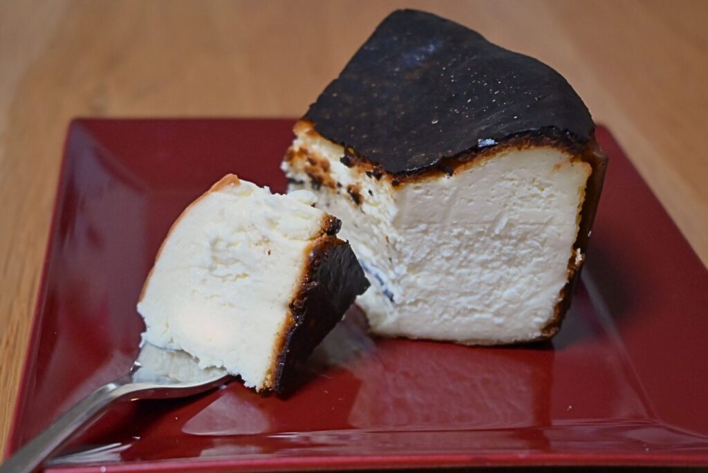 森々のバスクチーズケーキ断面