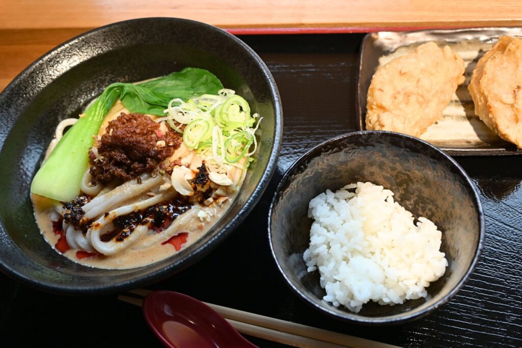 絵空事　豆乳担々うどん